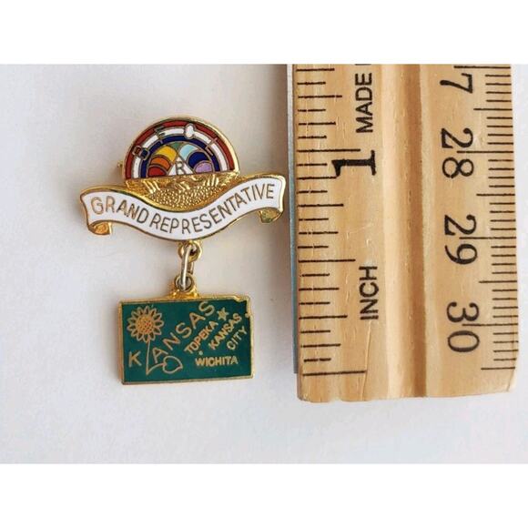 Vintage Masonic Rainbow Girls BFCL Grand Representative Kansas Lapel Pin 1.25" - Picture 3 of 3